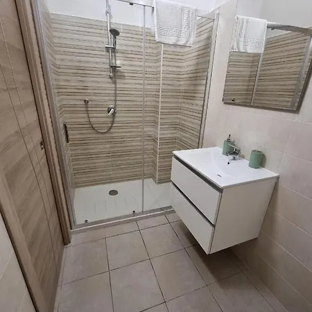 Casa Via Nicotera 14 *